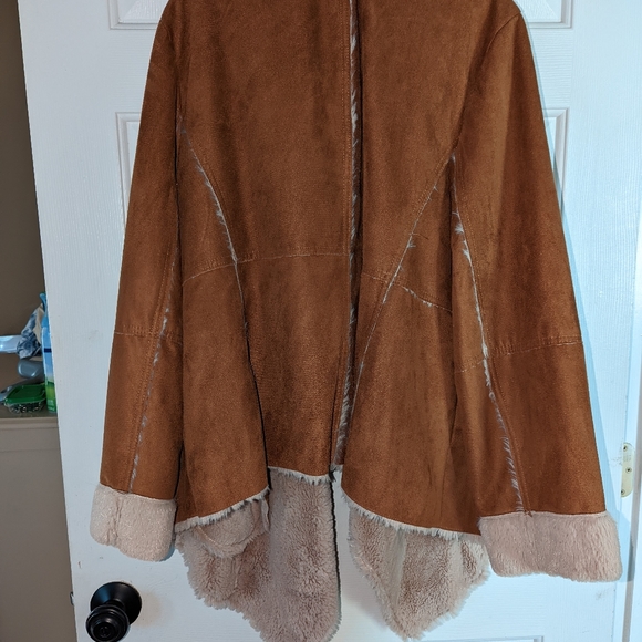 Coat - Picture 1 of 3
